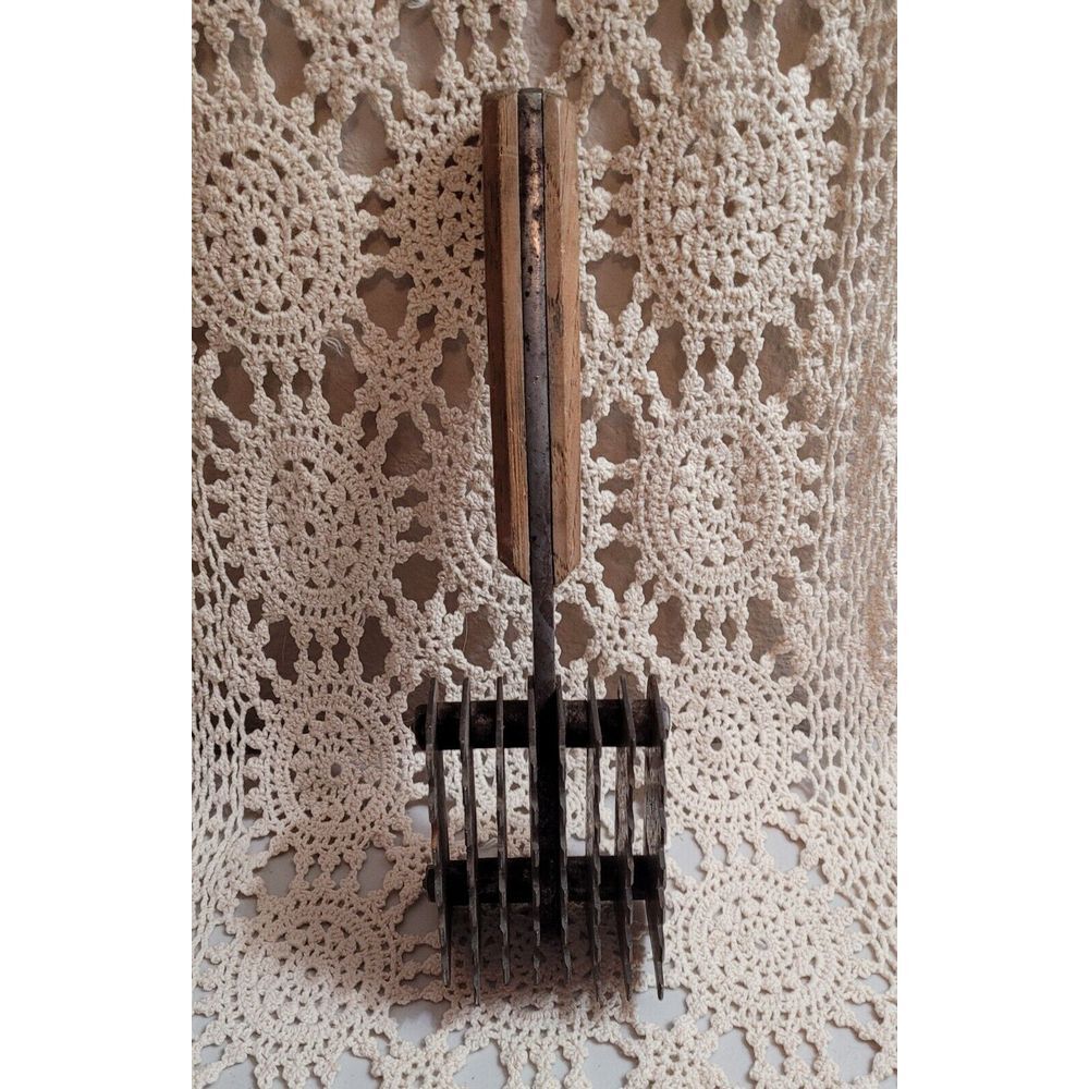 Vintage BARR BROTHERS Butcher or Kitchen Meat Tenderizer Heavy Large 8 Blades